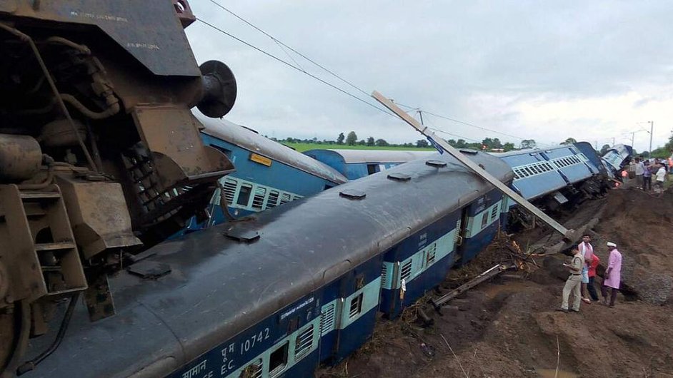nehoda, vlak, Indie