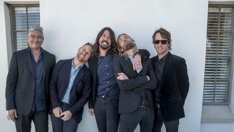 Naposledy vystupovali Foo Fighters v Praze v srpnu 2012, kdy pijeli s deskou Wasting Light.