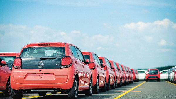 Auto z internetu dodá logistická firma (Foto: Gefco) Auto z internetu dodá logistická firma