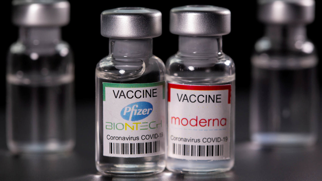 Vakcíny využívající technologii mRNA by mìly oèkované lidi ochránit pøed vážnou formou nemoci covid-19 øadu let. EU vsadila hlavnì na tu od firem Pfizer/BioNTech.
