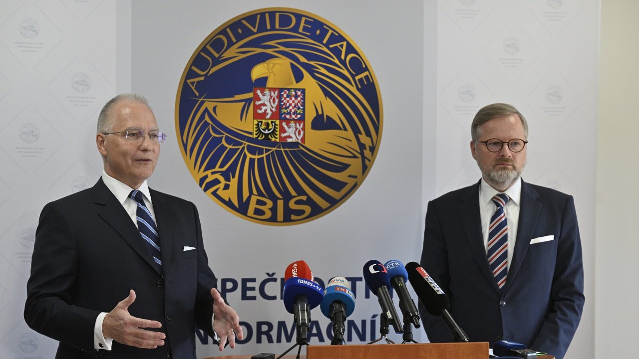 Petr Fiala, premiér, politik, Michal Koudelka, øeditel Bezpeènostní informaèní služby