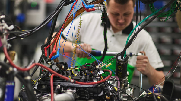 Česko jako odkladiště technologií bez budoucnosti? Škoda Auto bude vyvíjet benzínové motory místo VW