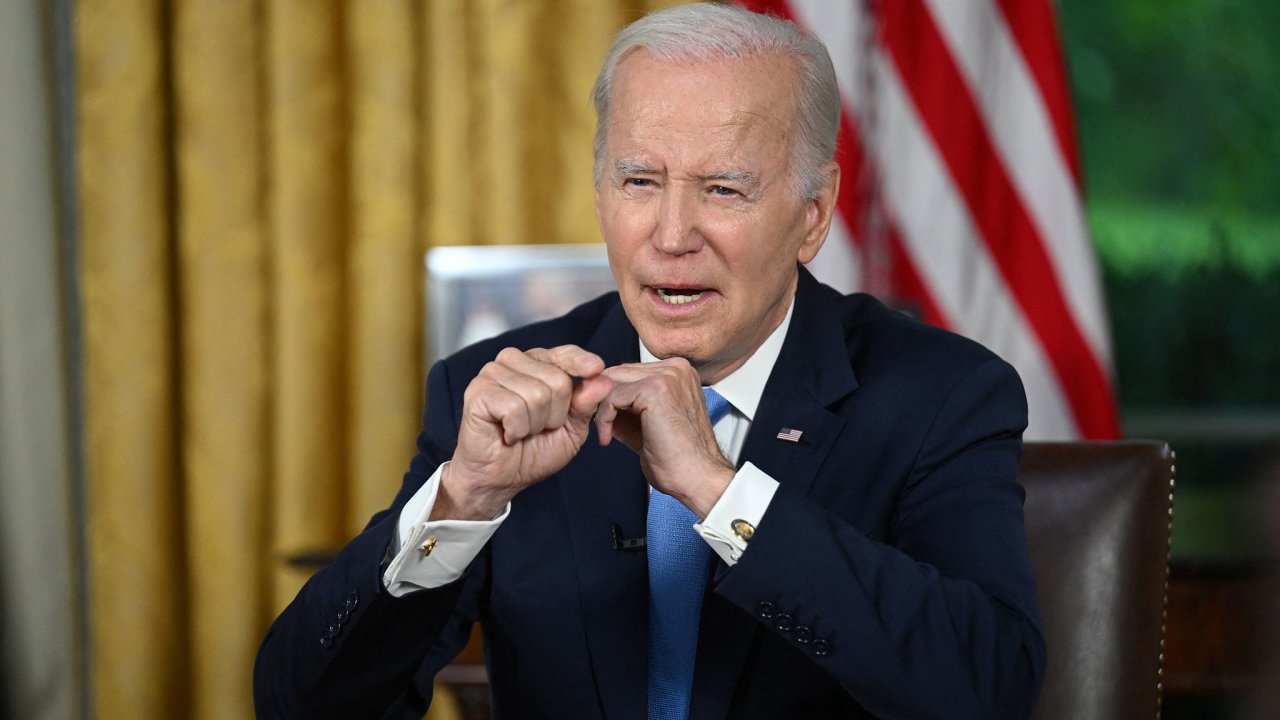 Americký prezident Joe Biden oznamuje dohodu o zvýšení dluhového stropu, což burziány potìšilo.