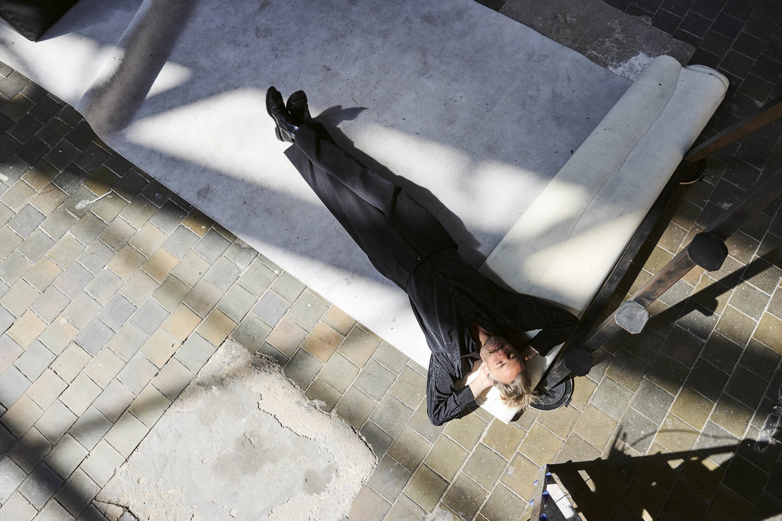 Ko�ile, kalhoty, v�e Jan Soci�t�, obuv Dior