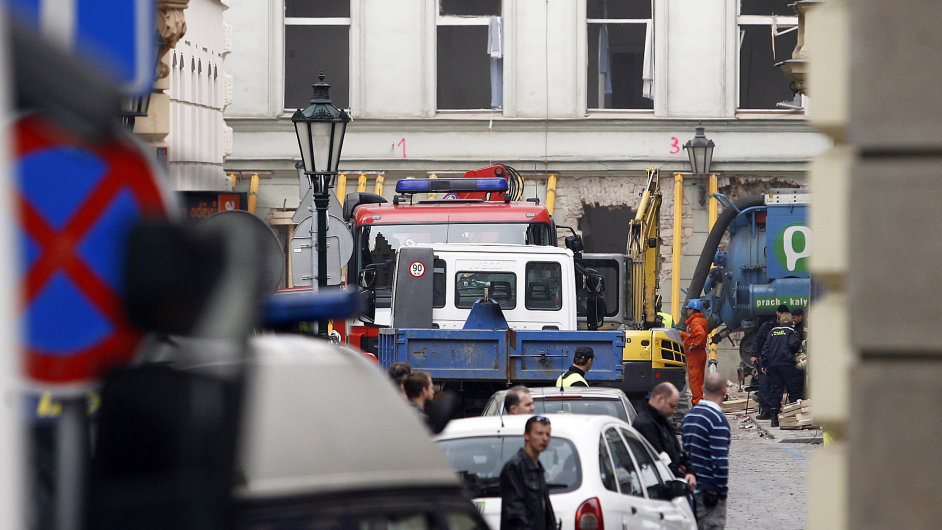 Vbuch v Divadeln ulici v Praze
