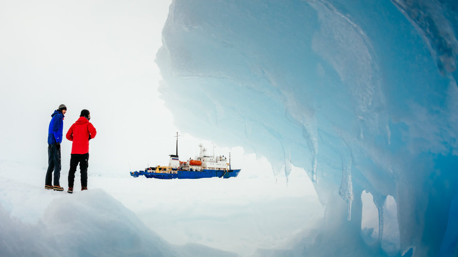 Vzkumn lo uvznn v Antarktid.