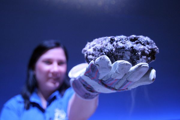 Kometa vyrobená v pražském planetáriu.