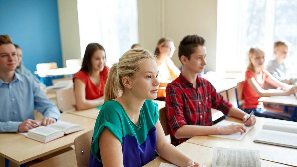 �e&scaron;i neum&iacute; b&aacute;dat. Znalosti �e&scaron;t&iacute; �&aacute;ci maj&iacute;, pou�&iacute;t je ale neum�j&iacute;.