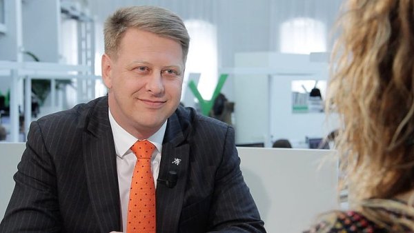 Drahá data? Češi umí nadávat, o slevu si neřekneme, ve vládě jsem volal asi za 150 korun, říká Prouza. Drahá data? Češi umí nadávat, o slevu si neřekneme, ve vládě jsem volal asi za 150 korun, říká Prouza.