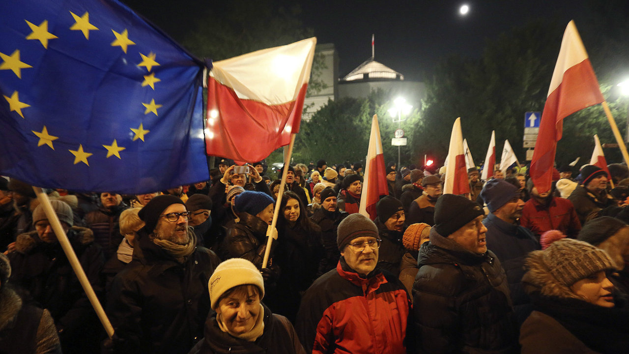 Polsko, protesty, budova parlamentu Varava. Prosinec 2016.