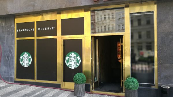 Starbucks Reserve na pražském Jungmannově náměstí Starbucks Reserve na pražském Jungmannově náměstí