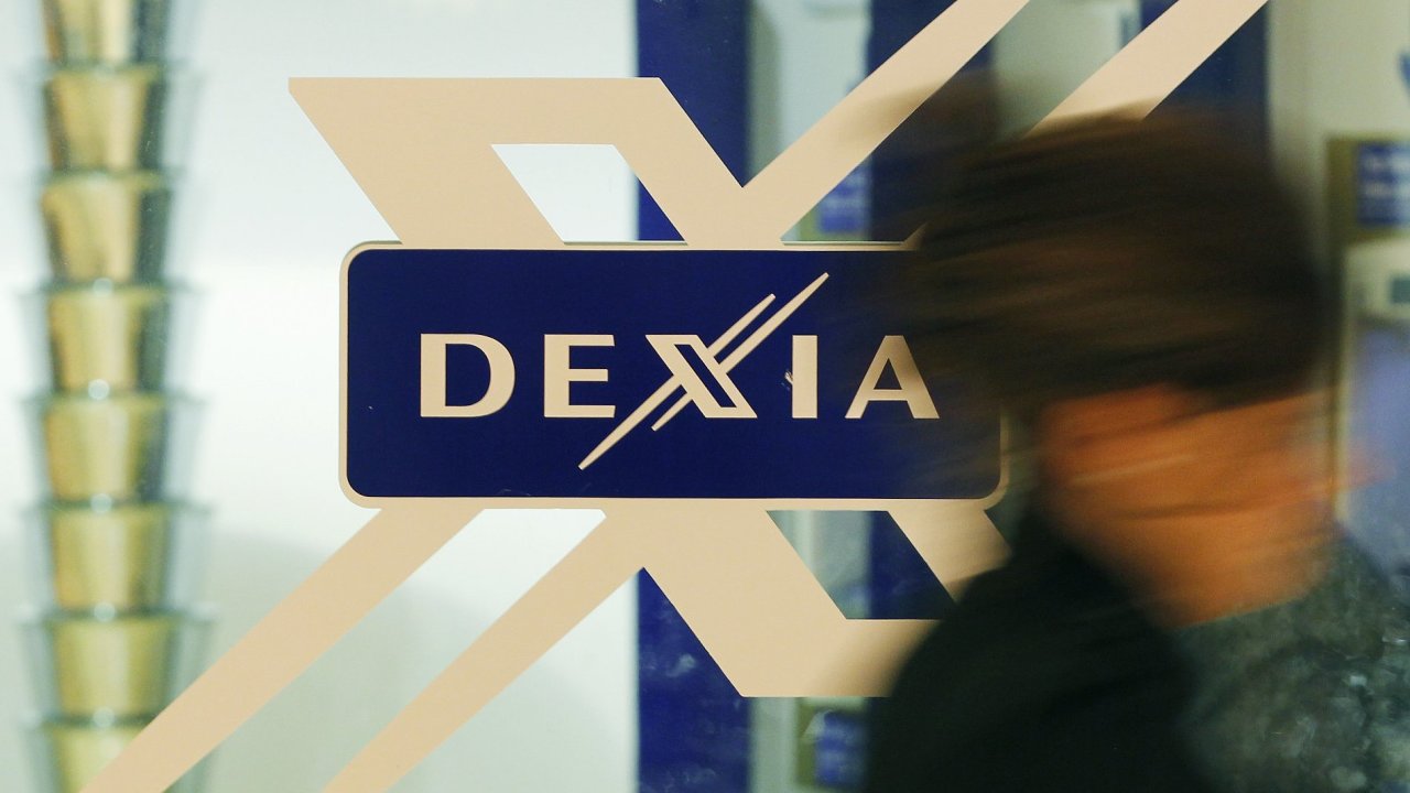 Logo banky Dexia v Bruselu.