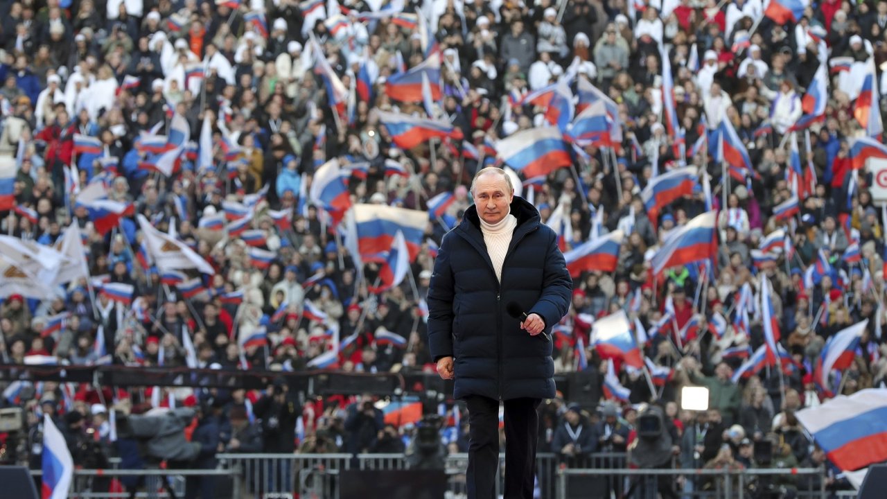 Rusk prezident Vladimir Putin se chyst pednst svj projev k osmmu vro referenda o statusu Krymu a Sevastopolu a jejich pipojen k Rusku.