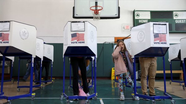 Živě: Amerika volí prezidenta. Trump už odhlasoval, výsledky uzná, pokud budou &bdquo;spravedlivé&ldquo;