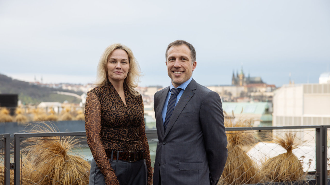 Jitka Haubov� a�Joachim Goyvaerts vysv�tluj�, jak se m�n� sv�t plateb i�digit�ln� prost�ed�. A�pro� je nutn� m�t p�edstih v�inovac�ch.