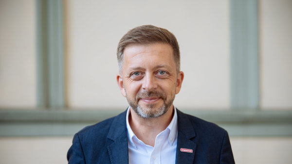 V�t Raku�an, p�edseda STAN