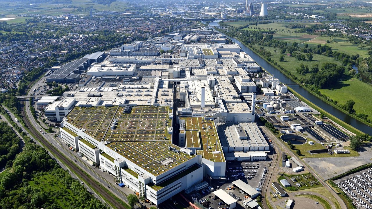 Kandid�t na zav�en�? Tov�rna automobilky Audi v Neckarsulmu nedaleko...