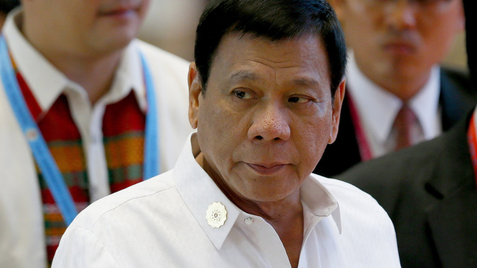 Filipnsk prezident Rodrigo Duterte vulgrn urazil Baracka Obamu, schzka proto nebude.