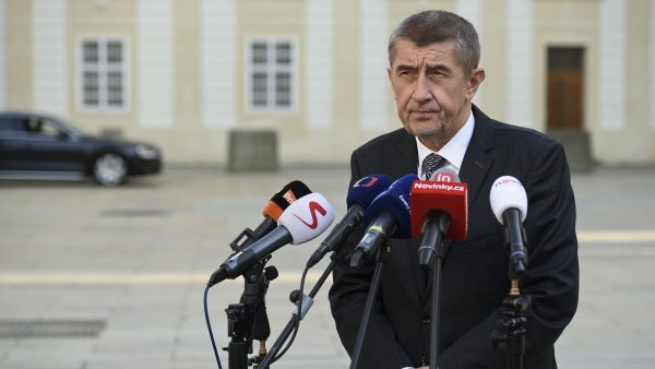 Ministr financí Andrej Babiš po jednání s prezidentem Milošem Zemanem na Pražském hradě.