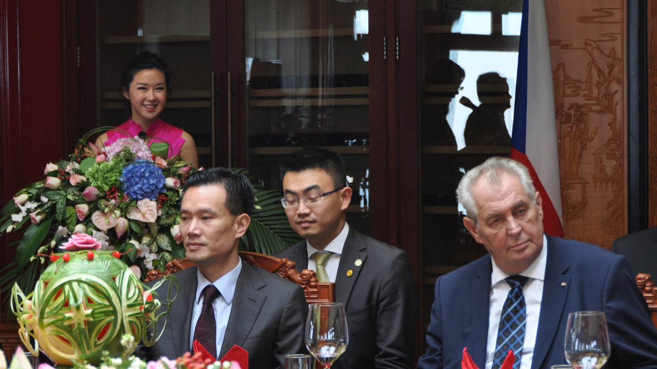 Jie �ien-ming je už pøes dva roky speciálním poradcem èeského prezidenta Miloše Zemana 