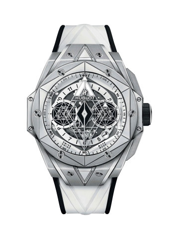 Geometrické tvary, hra s perspektivou, výrazná bílá barva. Švýcarský umělec a tatér Maxime Plescia-Bu?chi navrhl pro hodináře z Hublot hodinky Big Bang Sang Bleu II. Nadčasové.