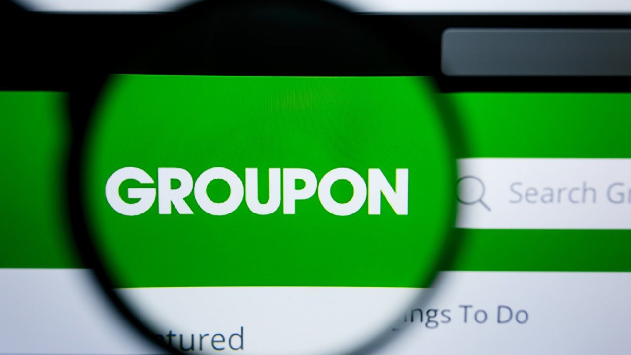 Spole�nost Groupon se chce st�t AI firmou. Um�l� inteligence m� pomoci s...