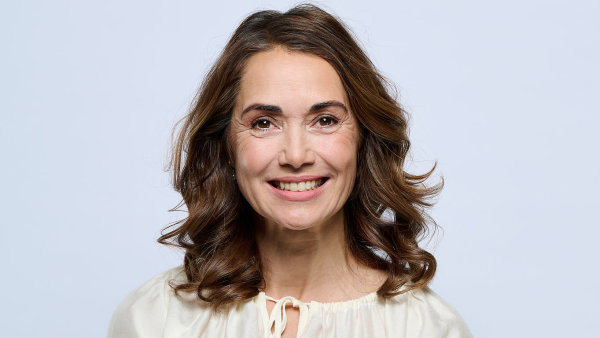 Monika Vondr�kov�, spoluzakladatelka, �editelka, p�edsedkyn� spr�vn� rady a...