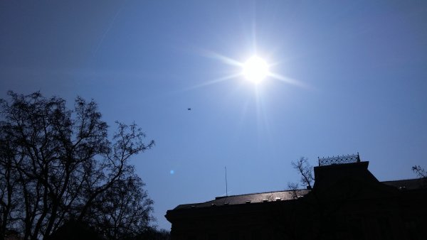 Firemn� motto North Vector Dynamics zn�: �Kill the drone, not your budget.�