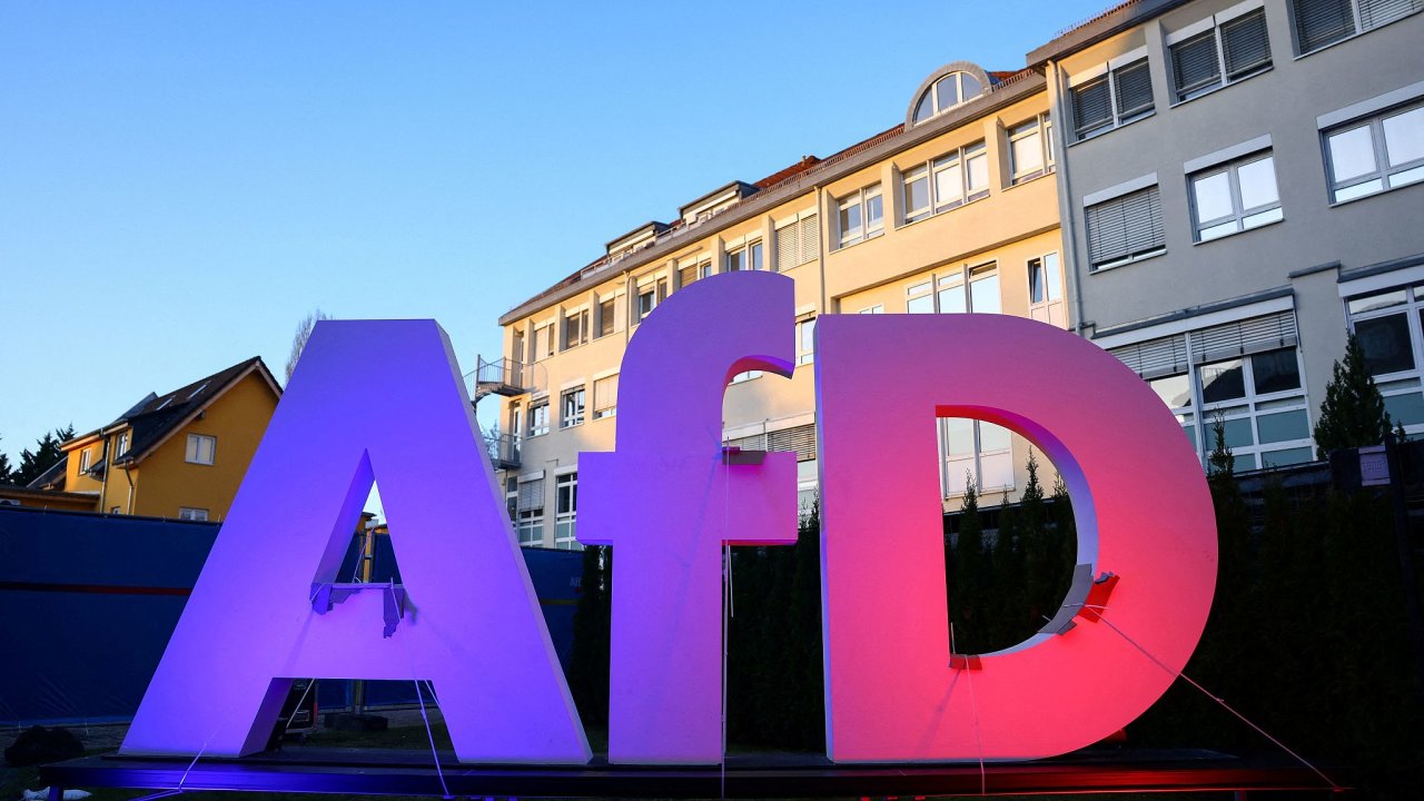 FILE PHOTO: General election in Germany