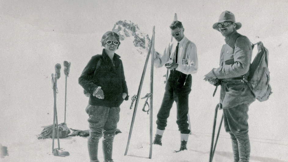 Idylka z doby potk lyovn v Davosu (rok 1926, ilustran foto)