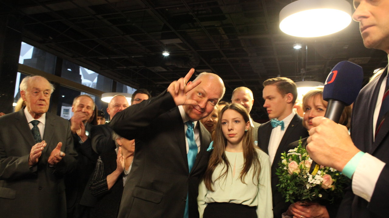 Pavel Fischer skonil v prvnm kole prezidentsk volby tet.