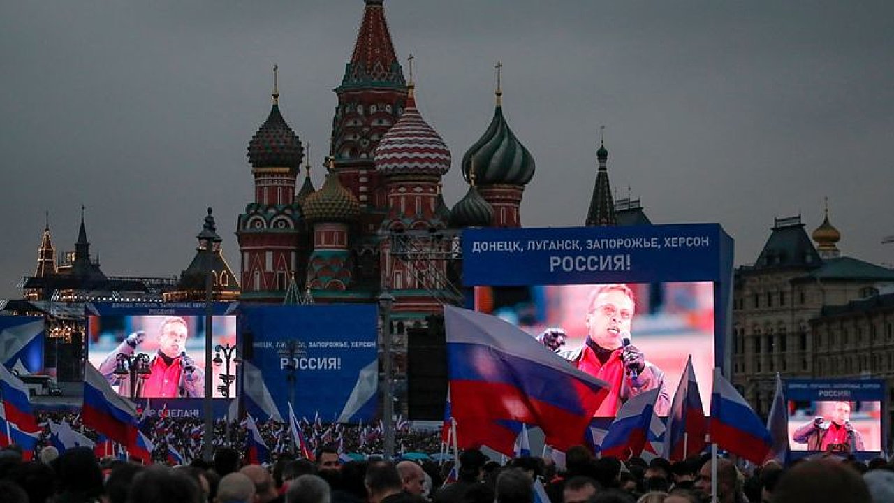 Nlada v Moskv? Mix euforie z tok na Ukrajinu a oku z mobilizace, k Just