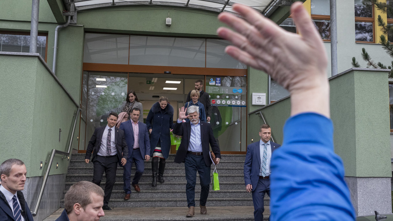 Budoucí prezident Petr Pavel navštívil Karlovarský kraj a chystá se na Ústecko a do Moravskoslezského kraje. Podporu jejich ekonomického rozvoje považuje za jednu ze svých priorit.