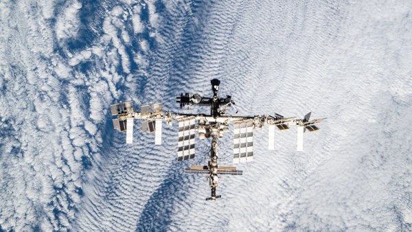 Pos�dka Mezin�rodn� vesm�rn� stanice (ISS) dostala pokyn ukr�t se ve sv�ch...
