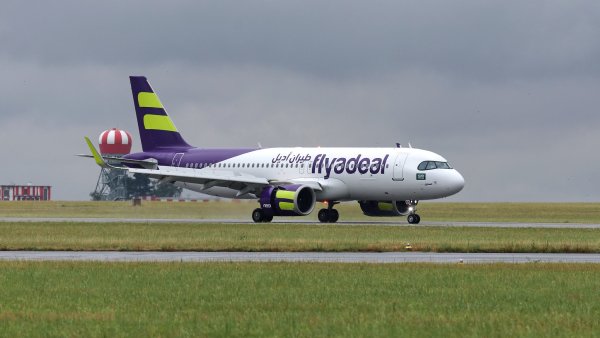 Flyadeal prvnA pL TM A let LetiL tA Praha III
