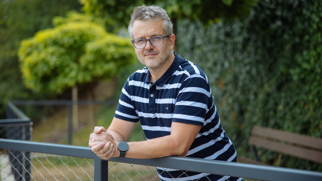 Karel Svoboda, Institut mezin�rodn�ch studi�