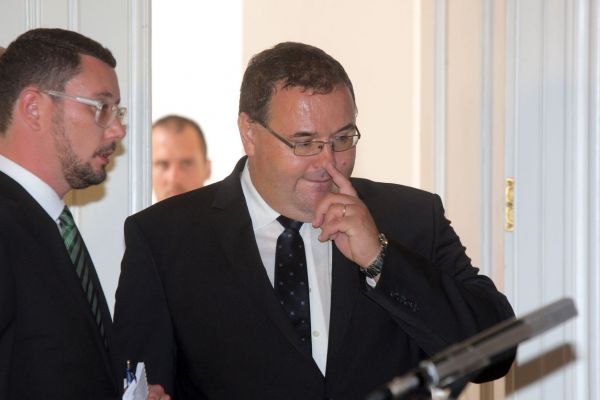 Hradn&iacute; protokol m&iacute;sto Forejta povede Sklen&aacute;�, kter&yacute; doposud pracoval pro �&iacute;nskou CEFC