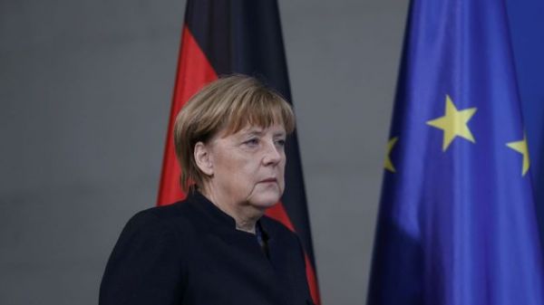 Angela Merkelov&aacute; se domn&iacute;v&aacute;, �e &scaron;lo o teroristick&yacute; �in. Sd�lila to novin&aacute;��m na pr&aacute;v� prob&iacute;haj&iacute;c&iacute; tiskov&eacute; konferenci.