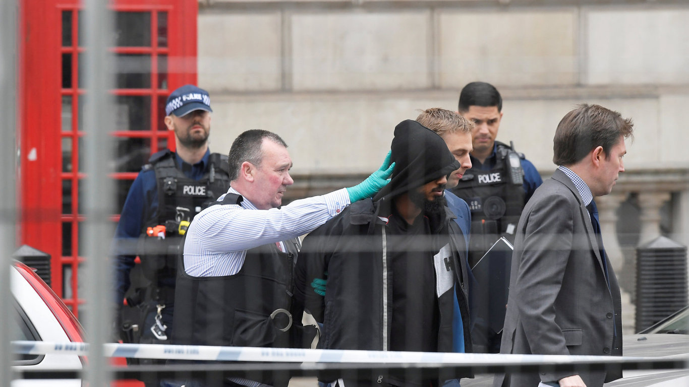 Londnsk policie zadrela mue, kter mohl chystat teroristick tok.