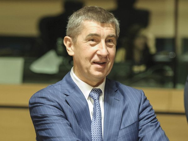 Vl&aacute;da rozhoduje, zda zastropuje v�k pro odchod do&nbsp;d�chodu. Ve&nbsp;h�e jsou dv� varianty: 65 a&nbsp;67 let, Andrej Babi&scaron; odm&iacute;t&aacute; ob� a&nbsp;chce zachovat nyn�j&scaron;&iacute; stav bez "strop�".