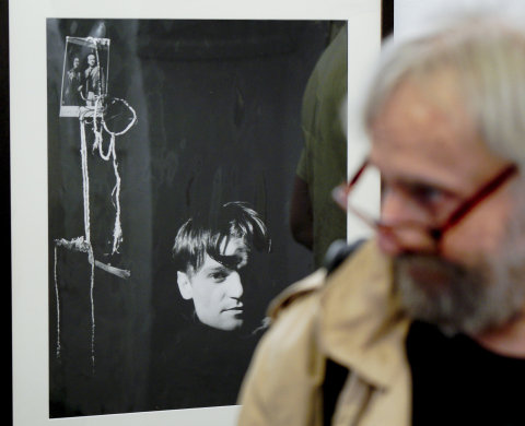 Snímek z výstavy fotografií Miroslava Háka v Galerii Josefa Sudka v Praze.