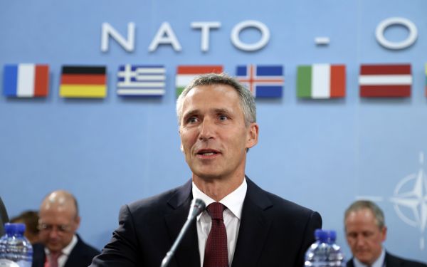 B&yacute;val&yacute; norsk&yacute; premi&eacute;r Stoltenberg se ujal funkce &scaron;&eacute;fa NATO.