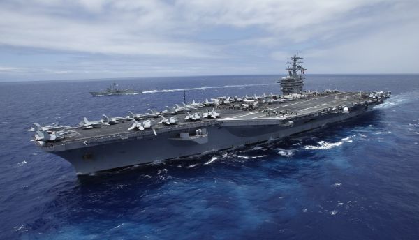 Americk&aacute; letadlov&aacute; lo� USS Nimitz