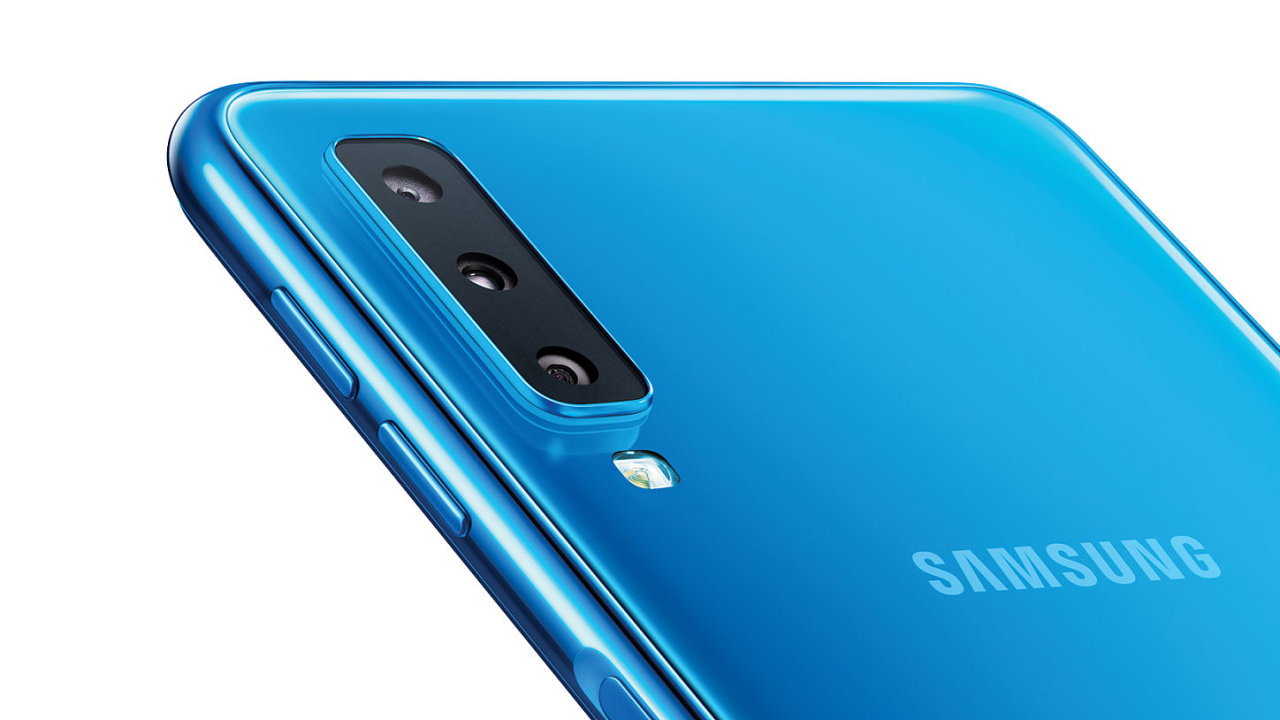 Samsung Galaxy A7 v modr barv