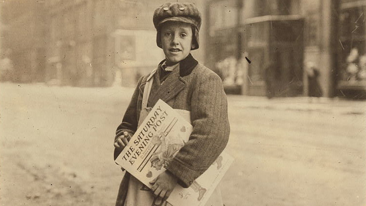 Desetilet prodava novin Marshall Knox z Rochesteru ve stt New York. nor 1910.