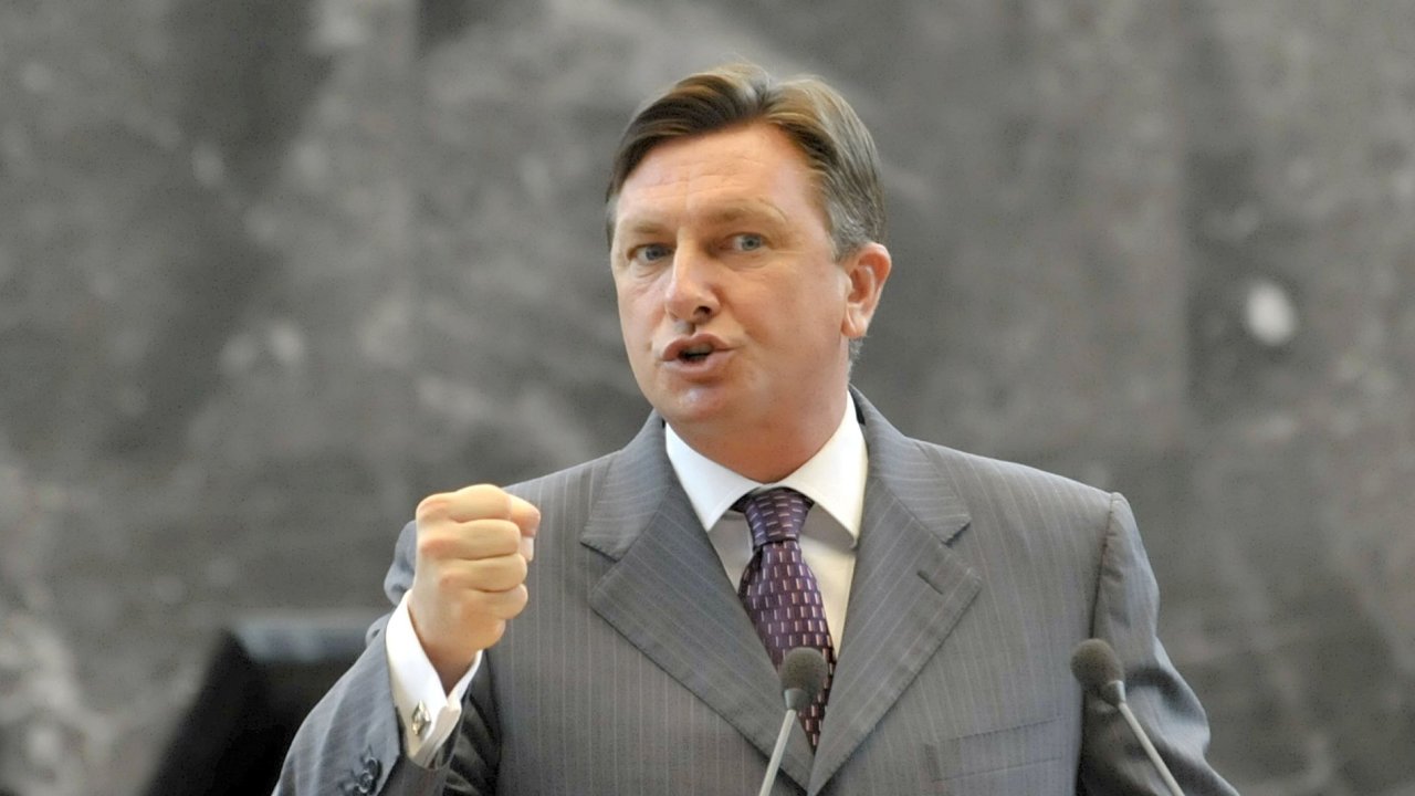 Slovinsk premir Borut Pahor v parlamentu pot, co jeho vlda padla