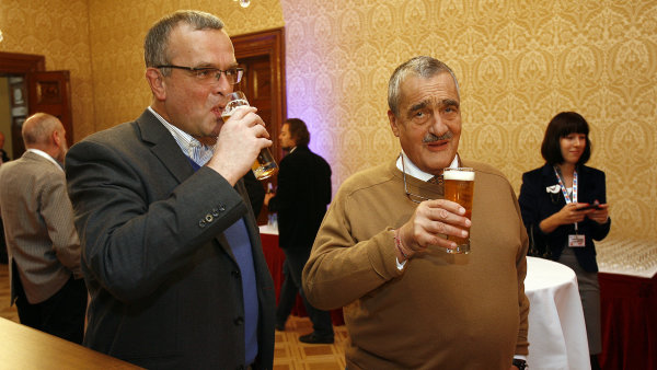 Málokdo si uvědomuje, co Karel Schwarzenberg pro Česko vykonal, říká Kalousek