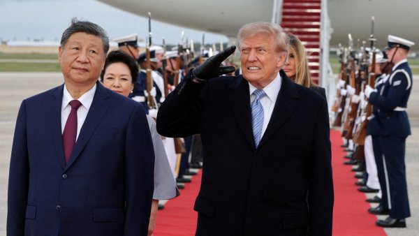 Donald Trump a Si �in-pching po p��letu ��nsk�ho prezidenta do USA.