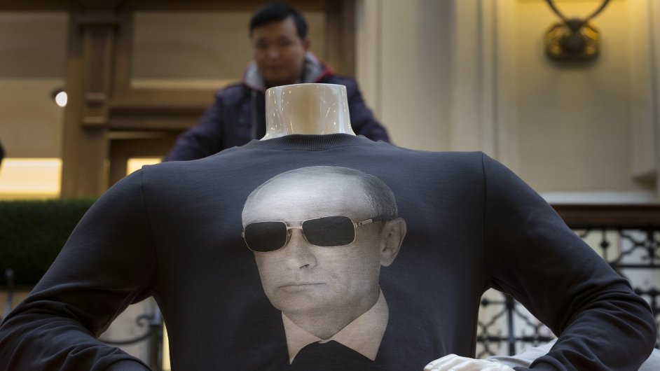 Trika s Vladimirem Putinem jsou letos v Rusku populrn.