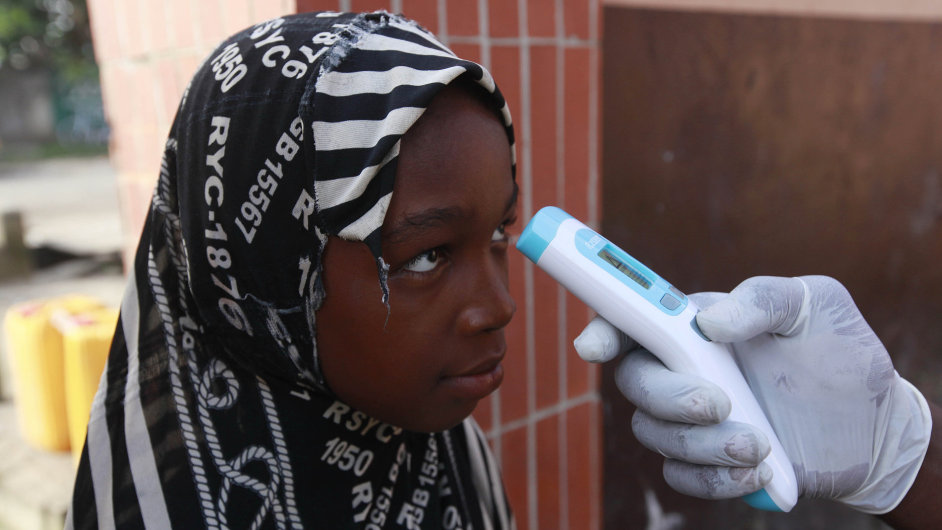 Nigerijsk aka pi preventivnm men teploty. Pro boj s ebolou je vasn odhalen symptom klov.